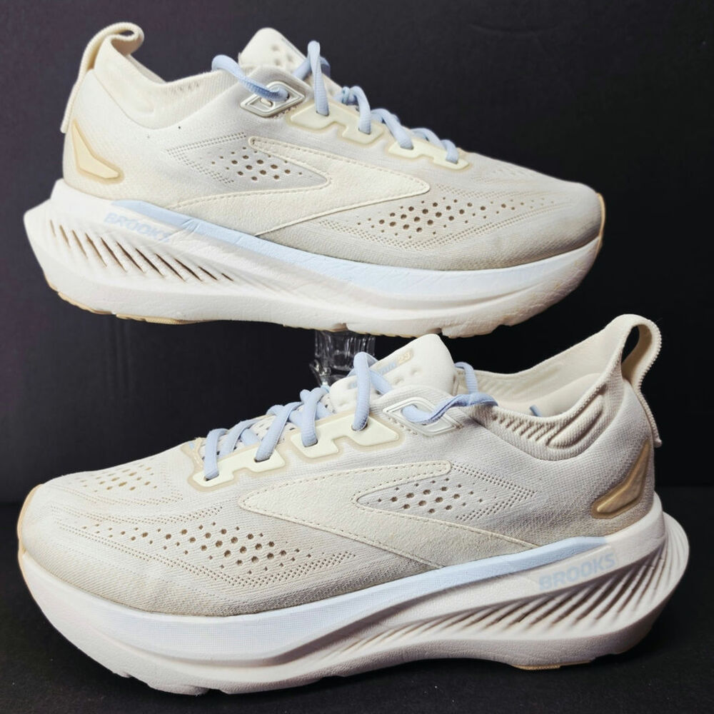 Brooks Women 8 Comfy footwear